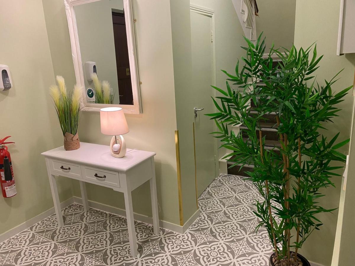 Befani'S Mediterranean Restaurant & Townhouse كلونيمل المظهر الخارجي الصورة