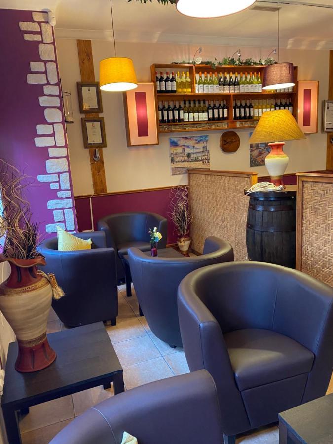 Befani'S Mediterranean Restaurant & Townhouse كلونيمل المظهر الخارجي الصورة